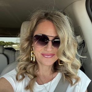 Meet your Posher, Joli